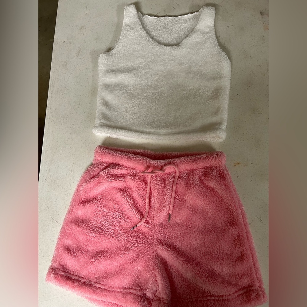 PAJAMA SET PLUSH COZY PAJAMA WEAR, PLESHY COZY KNIT SET, 4 PIECE SET NWOT